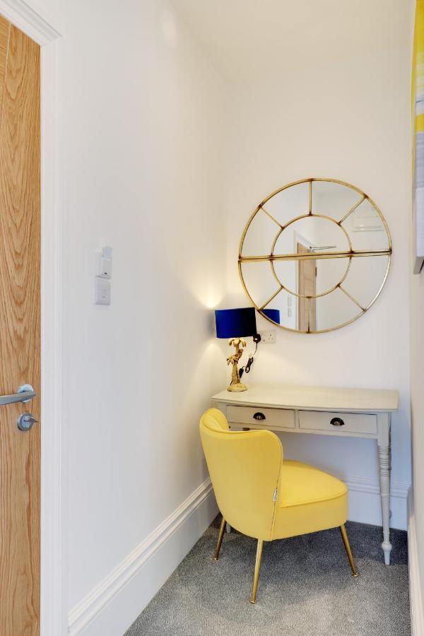 Master Accommodation Suite 2 Sea View With Balcony Hastings Bagian luar foto